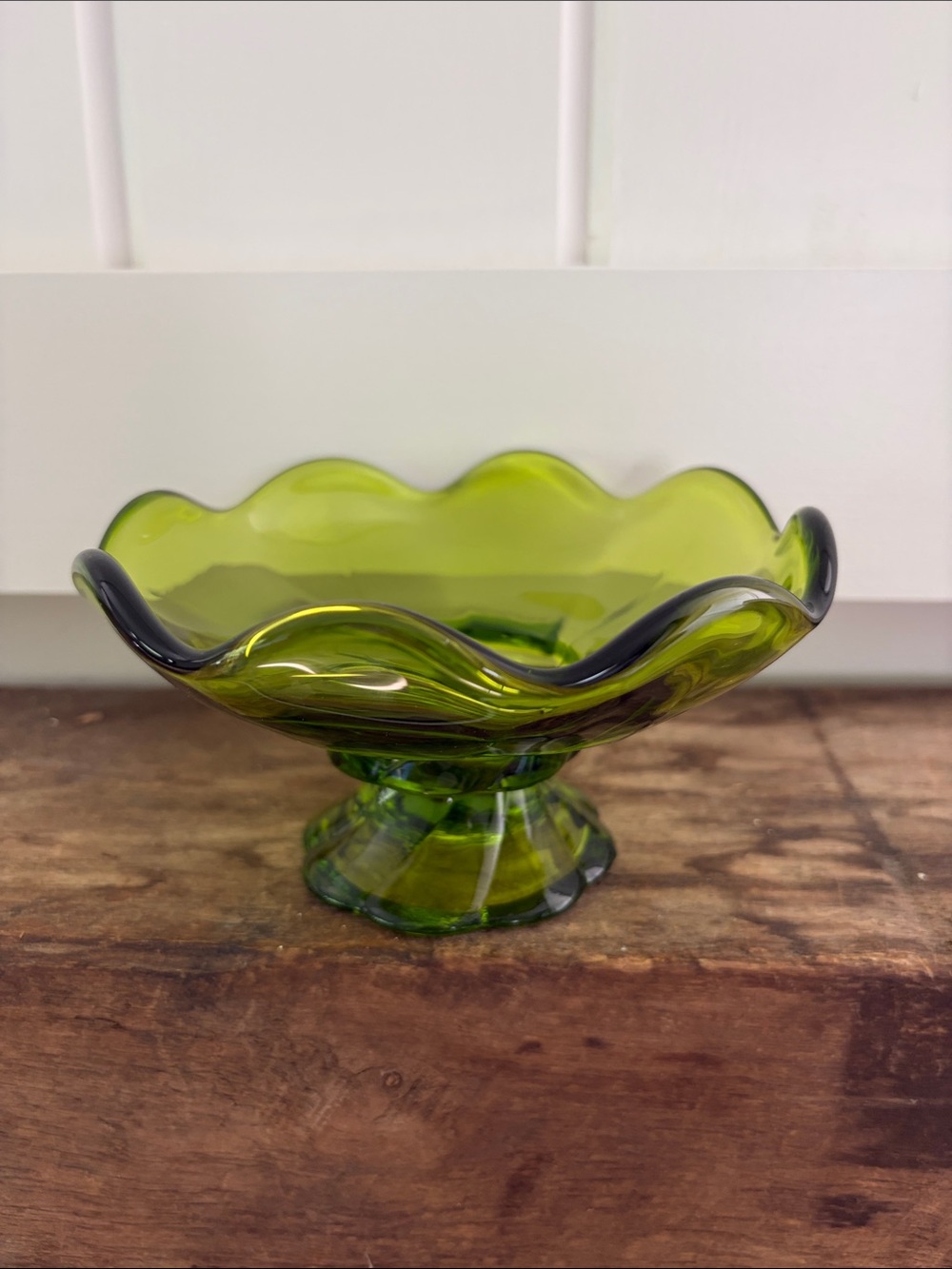 Flawless Vintage/MCM Green Glass Scalloped Pedestal/Candy Dish